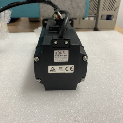 Mitsubishi HC-MF73BKW90-S6 AC Servo Motor 3 PHASE 750 W 117 V 3000 RPM 5.2 A CIB NEW AND ORIGINAL GOOD PRICE