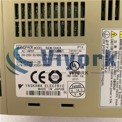 Yaskawa SGDM-04ADAY32 Industrial Servo Drive 50 / 60HZ 200 - 230VAC INPUT 5.5AMP