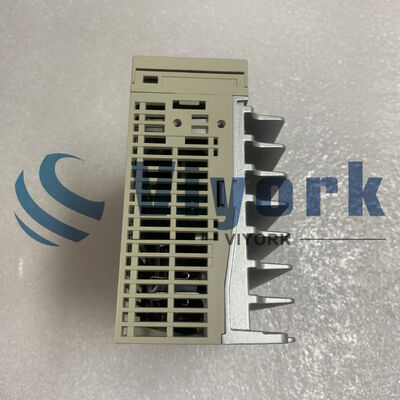 Yaskawa SGDM-04ADAY32 SERVO AMPLIFIER 1 PHASE 200-230VAC 0.40 KW 50/60HZ NEW