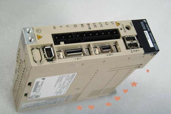 Yaskawa SGDS-A5A15A AC সার্ভো অ্যামপ্লিফায়ার 200-230V 0.6A 50W নতুন